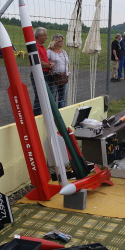 pracoviste Honzy, Vojty a Evzena